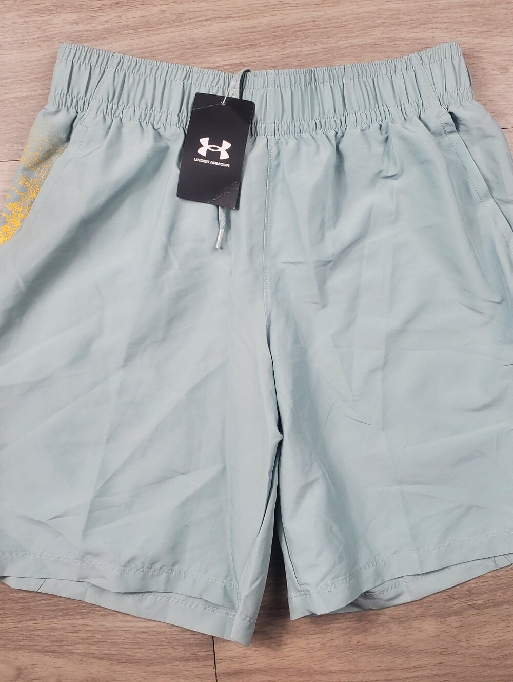 NWT Under Armour Woven Graphic Shorts Men's Small Green Athletic 8" Inseam